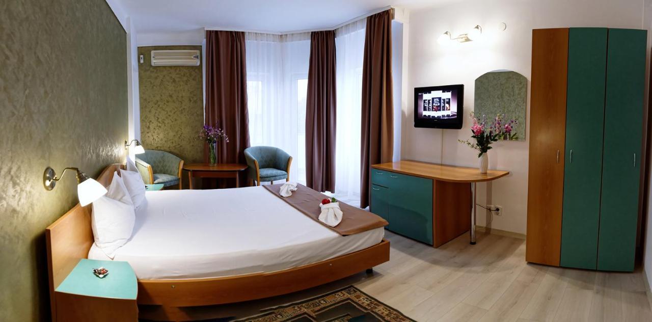 מאמאיה Hotel Albatros מראה חיצוני תמונה